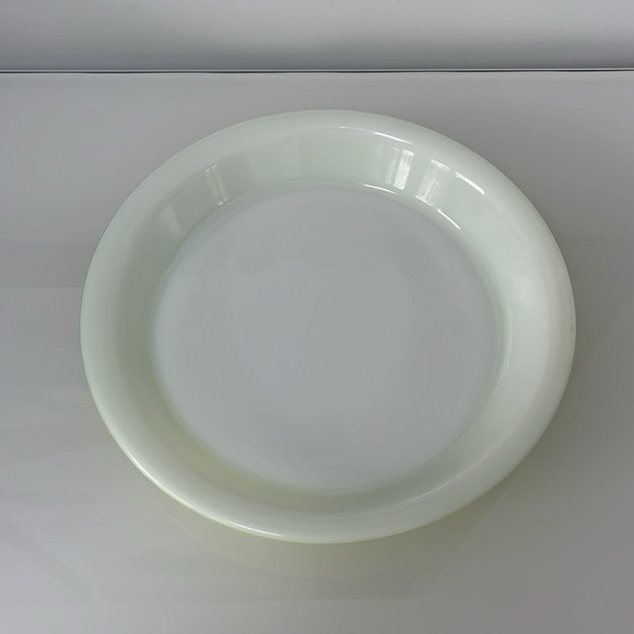 Pyrex Yellow Round 9” Ovenware Vintage Baking Dish - Picture 2 of 10